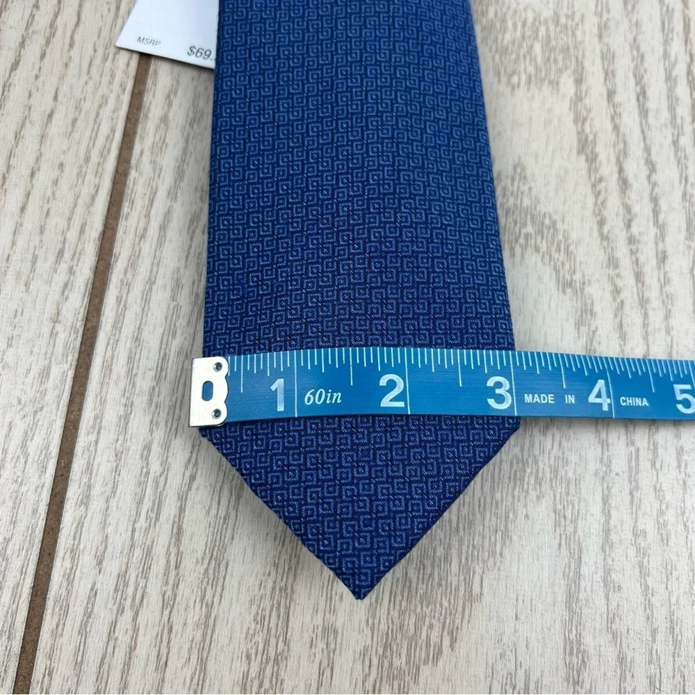 579 - Calvin Klein Tie 400 Blue Square CK21100076 Silk Blend MSRP $69.50
